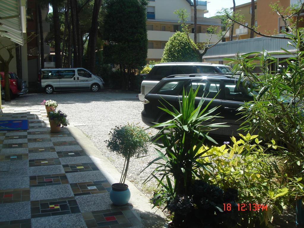 Hotel Da Giovanna Lignano Sabbiadoro Exterior foto